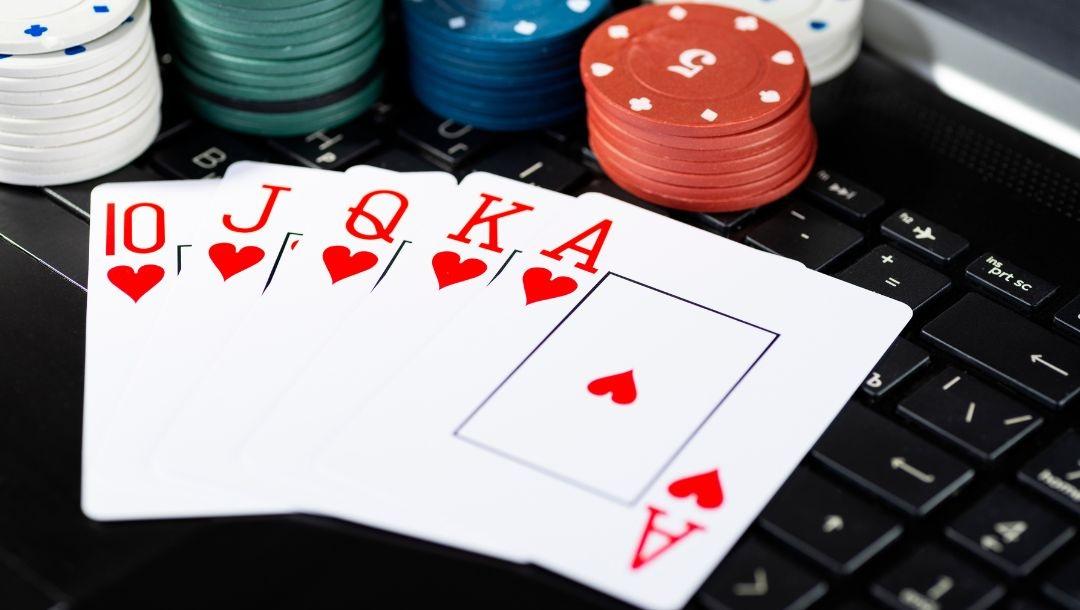 Nhận 100 vòng quay miễn phí cực hấp dẫn tại Caesars Slots ngay hôm nay!
